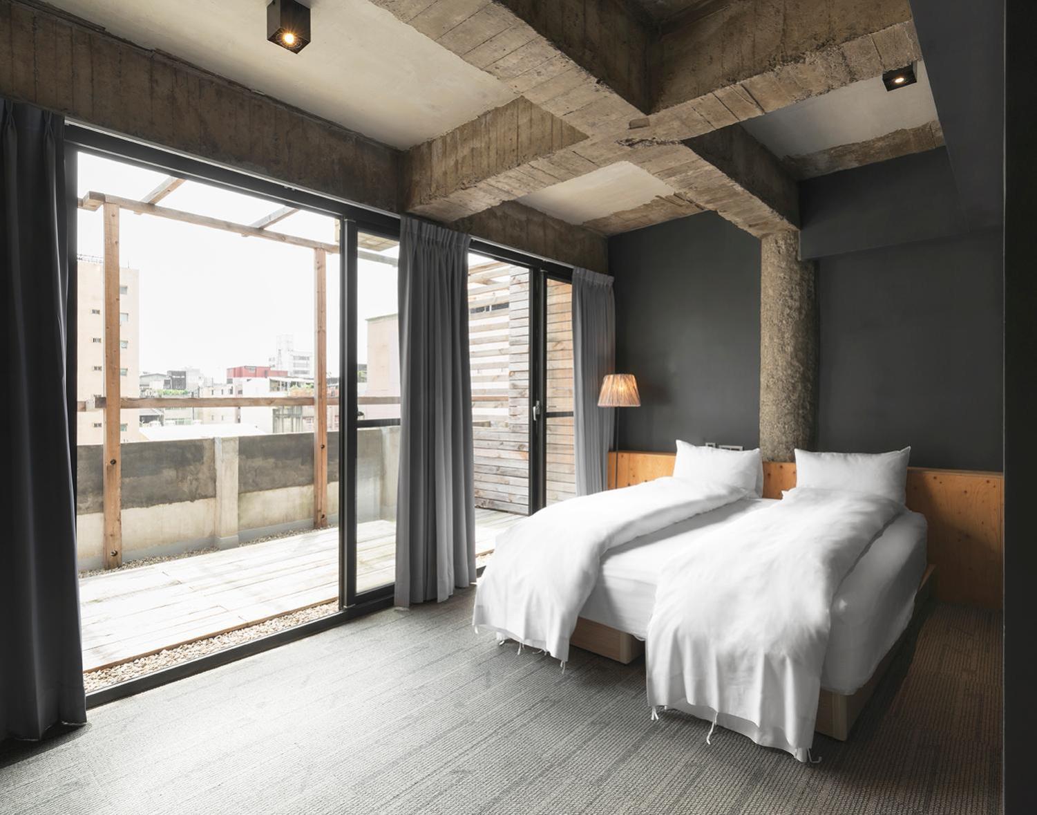 Sof Hotel Тайджун Екстериор снимка