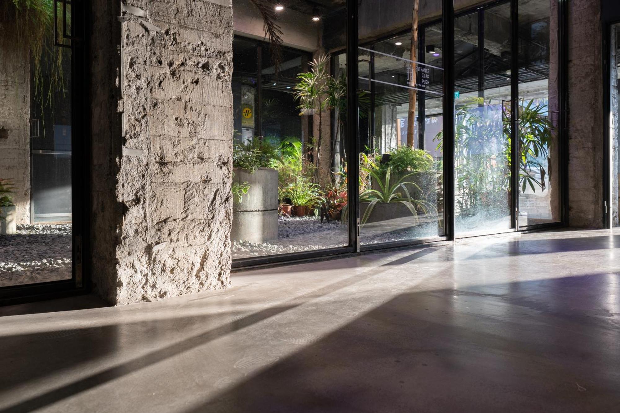 Sof Hotel Тайджун Екстериор снимка