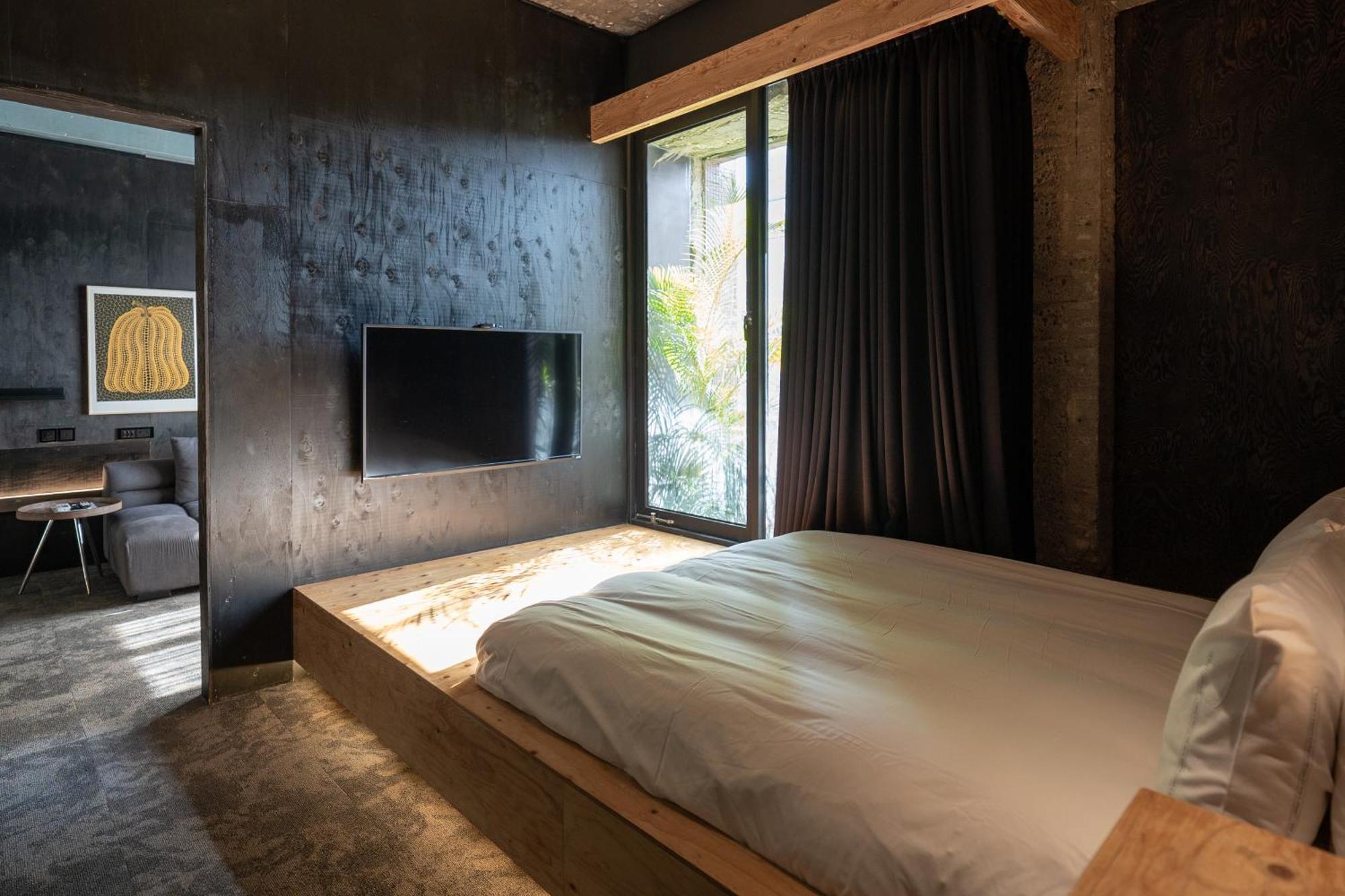 Sof Hotel Тайджун Екстериор снимка